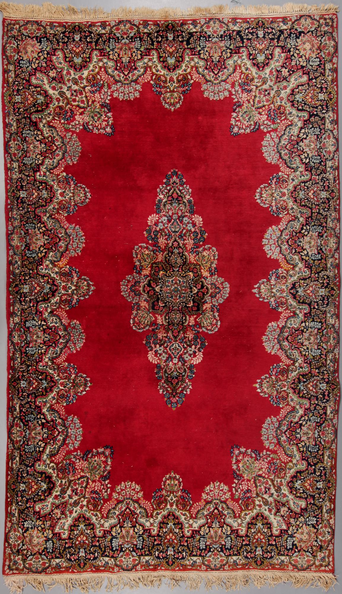 MATTA, Kirman, 1900-talets andra hälft, 270 x 180 cm.