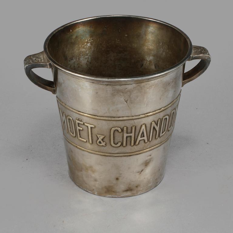 CHAMPAGNEKYLARE, Moët & Chandon, 1900-tal.