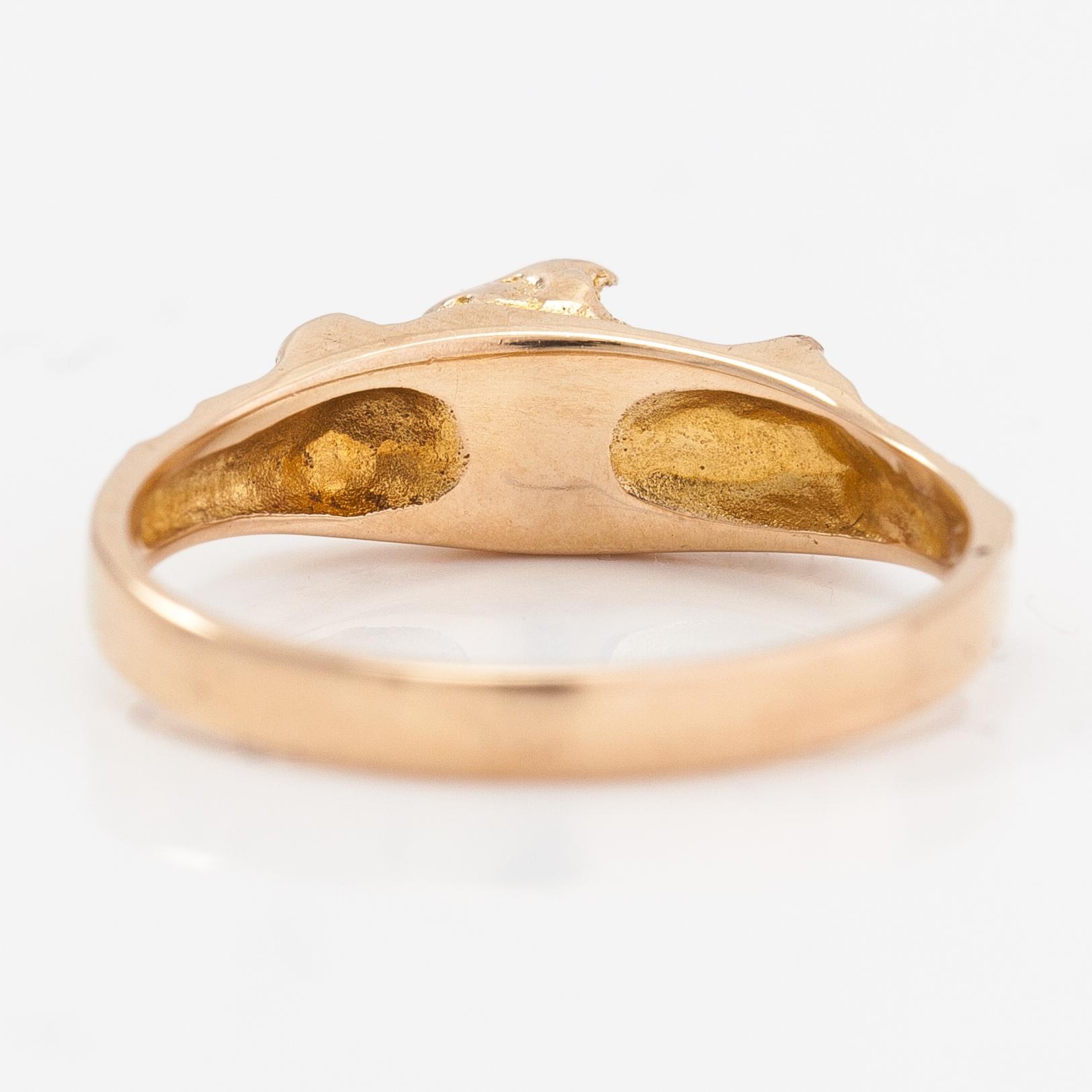 Björn Weckström, A 14K gold and cultured pearl ring "Small word". Lapponia 1974.