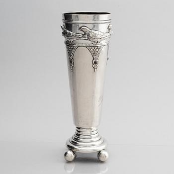 K. Fabergé, vas, silver, kontrollmästare Ivan Lebedkin, Moskva, Ryssland, tidigt 1900-tal.
