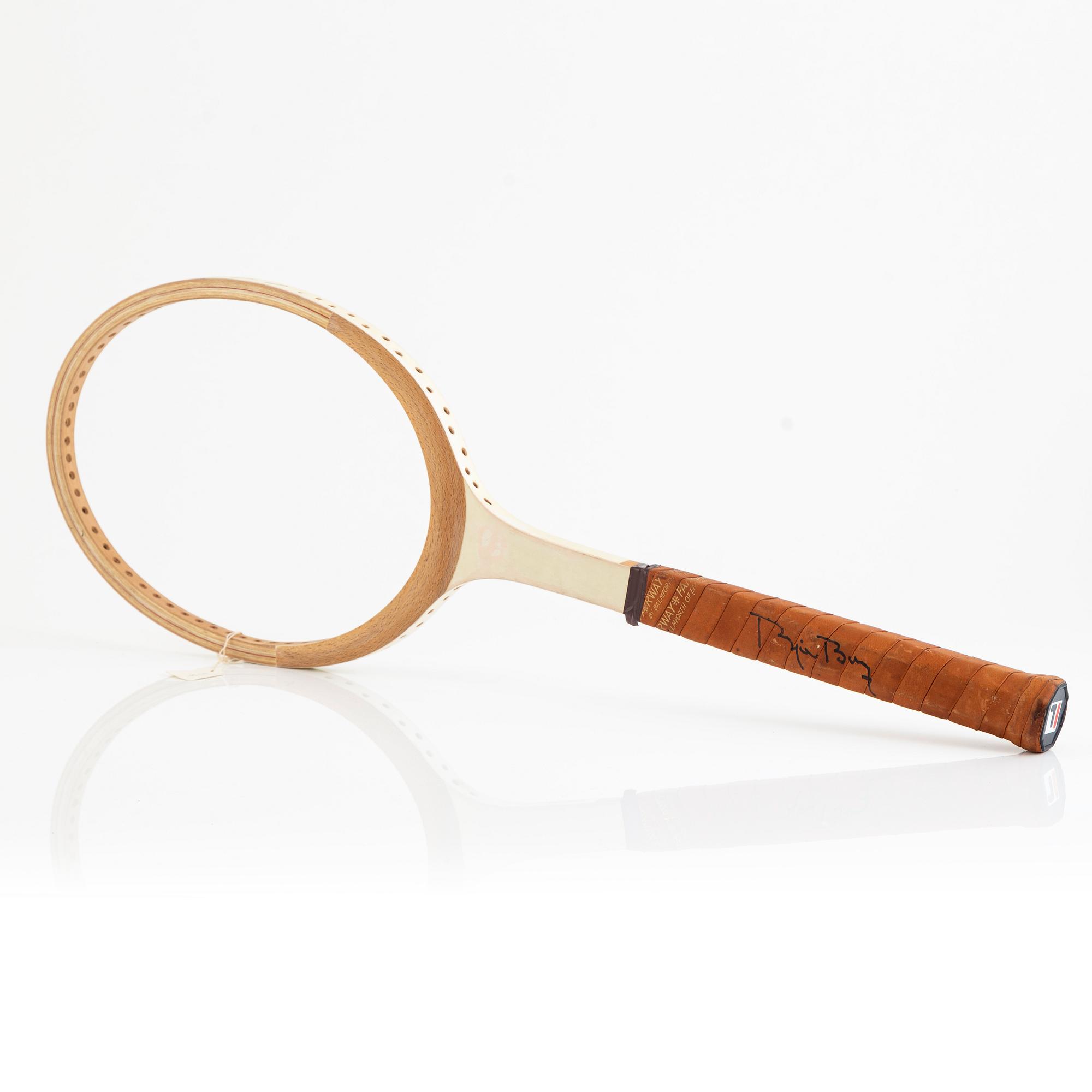 Tennis racket, Fila. Signed by Björn Borg. Specially customized FILA prototype racket in wood, 1977/78.