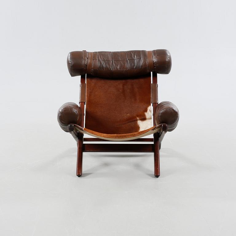 A 1960/70s lounge chair.