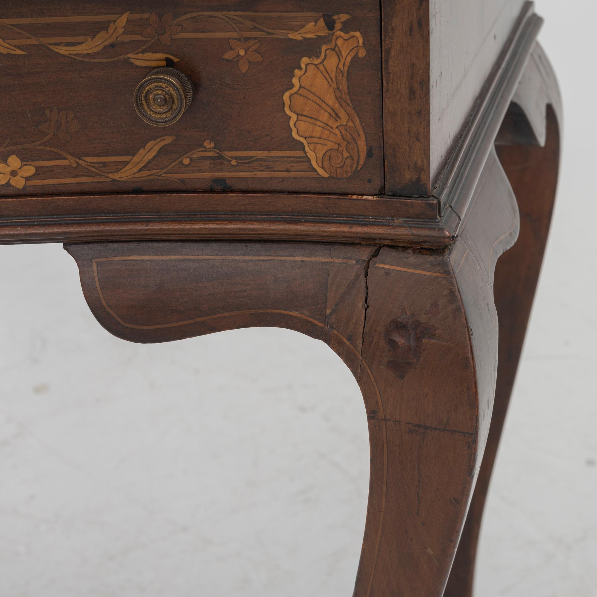 Secretary, Rococo style, 20th century.