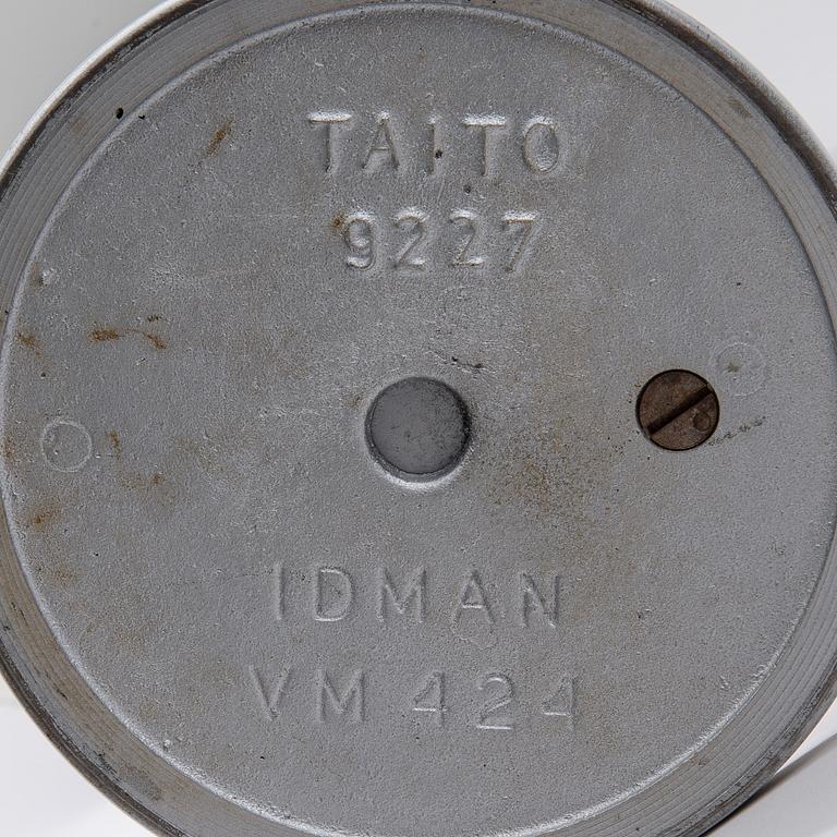 PAAVO TYNELL, PÖYTÄVALAISIN. Malli 9222. Valmistaja Idman. 1900-luvun puoliväli.