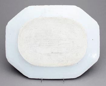 STEKFAT, porslin, Kina, Qianlong 1736-1795.