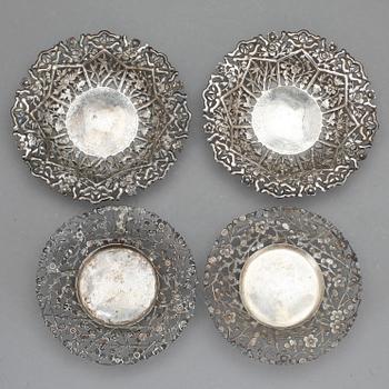 SKÅLFAT, 2+2 st, silver, Kina, 1900-talets början. Total vikt ca 189 g.