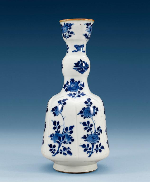 VAS, porslin. Qing dynastin, Kangxi (1662-1722).