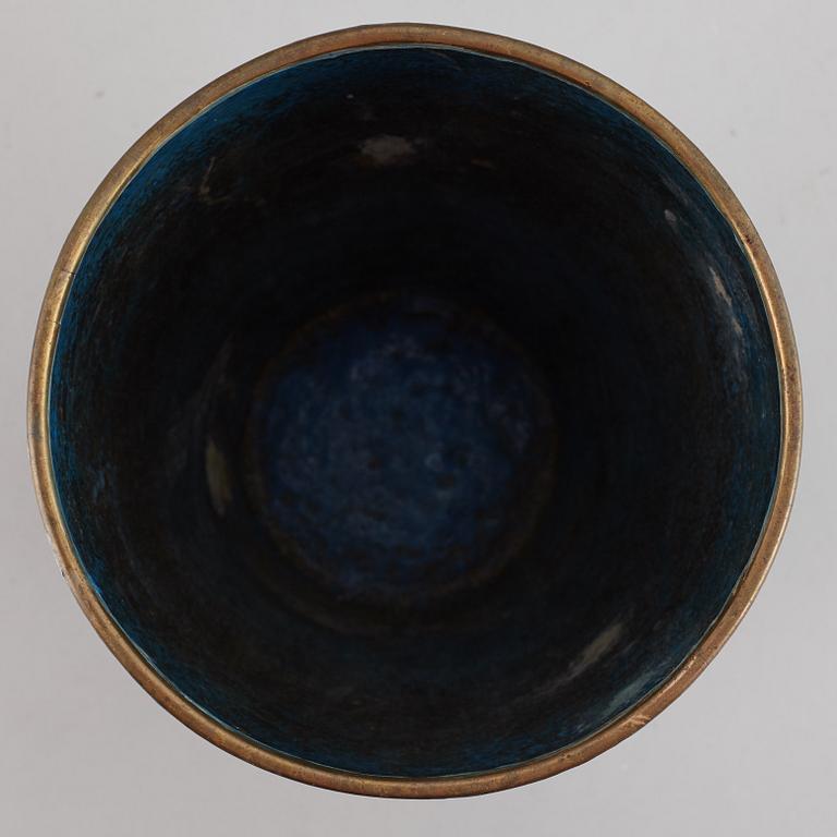 A Japanese cloisonne vase, 20th century.