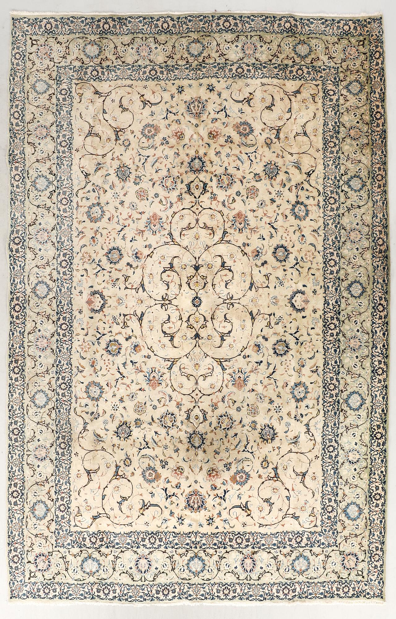 Matta Kirman old ca 404x303 cm.