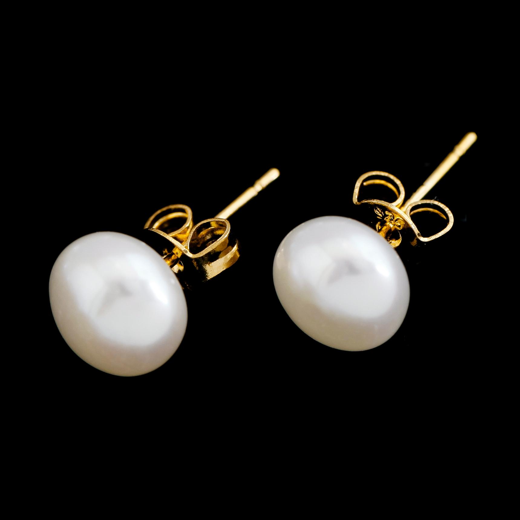 COLLIER OCH ÖRHÄNGEN, 14 k guld och odlade sötvattenpärlor.