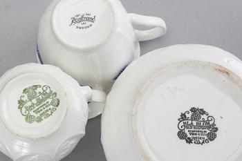 Servis 44 dlr "Blå Blom" Gustavsberg 1900-talets andra hälft porslin.