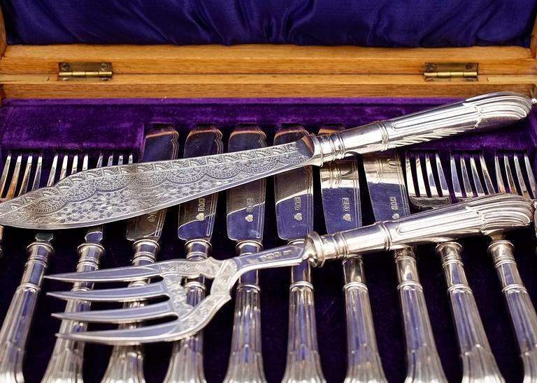 FISKBESTICK, 14 delar, silver, Goldsmiths & Silversmiths Company LTD, London, tidigt 1900-tal. Totalvikt ca 660 g.