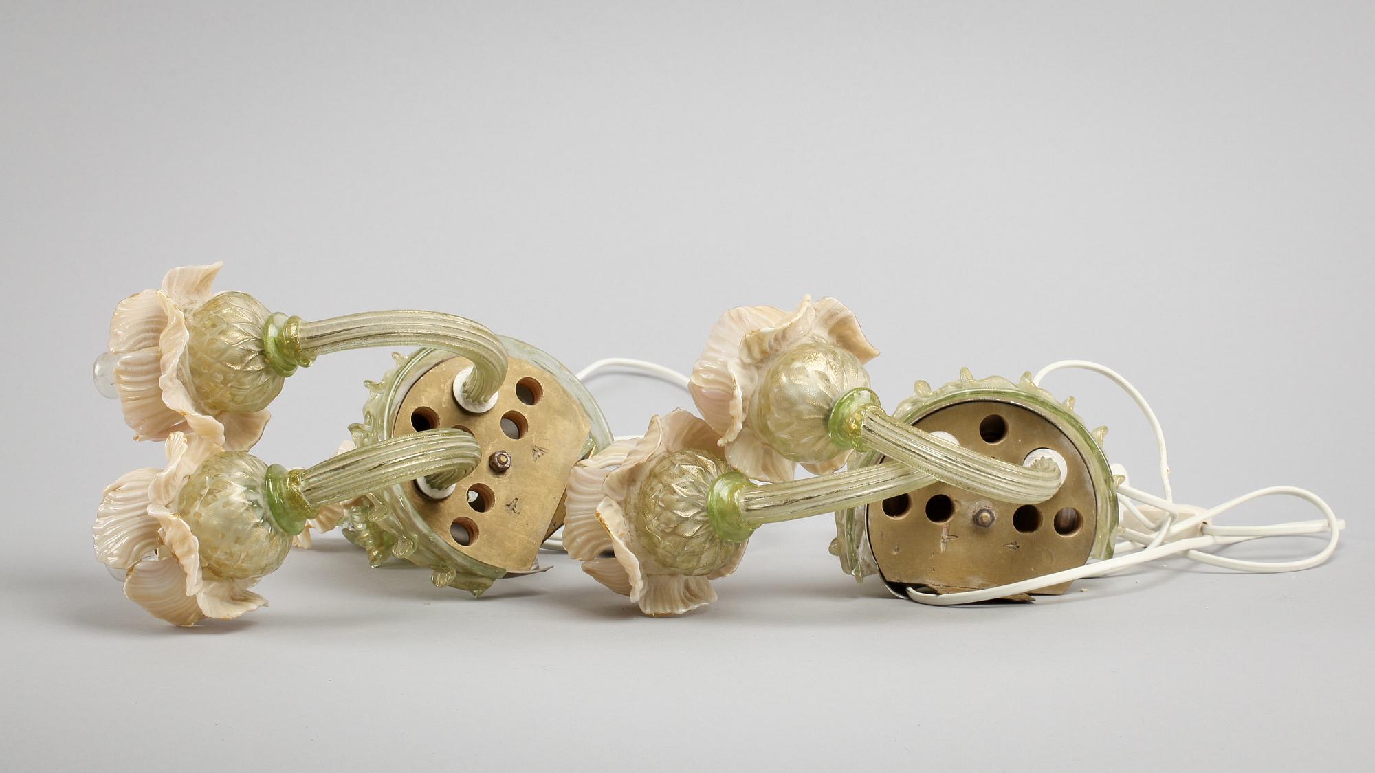 LAMPETTER, ett par, glas, venetianska, 1900-tal. H ca 40.