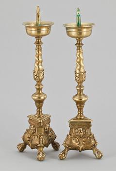 LJUSSTAKAR, ett par, mässing. Barockstil, 1900-tal.