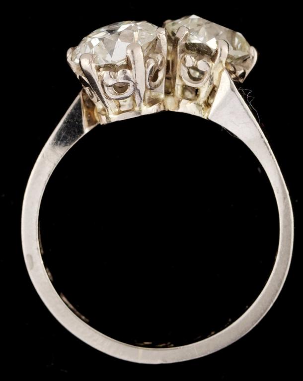 RING, set with two stone old mine cut diamonds, tot. 1.88 cts.