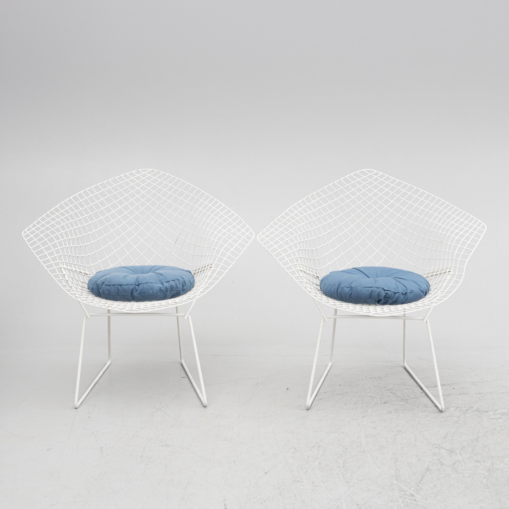 Harry Bertoia, a pair of "Diamond Chair", second half of the 20th century.