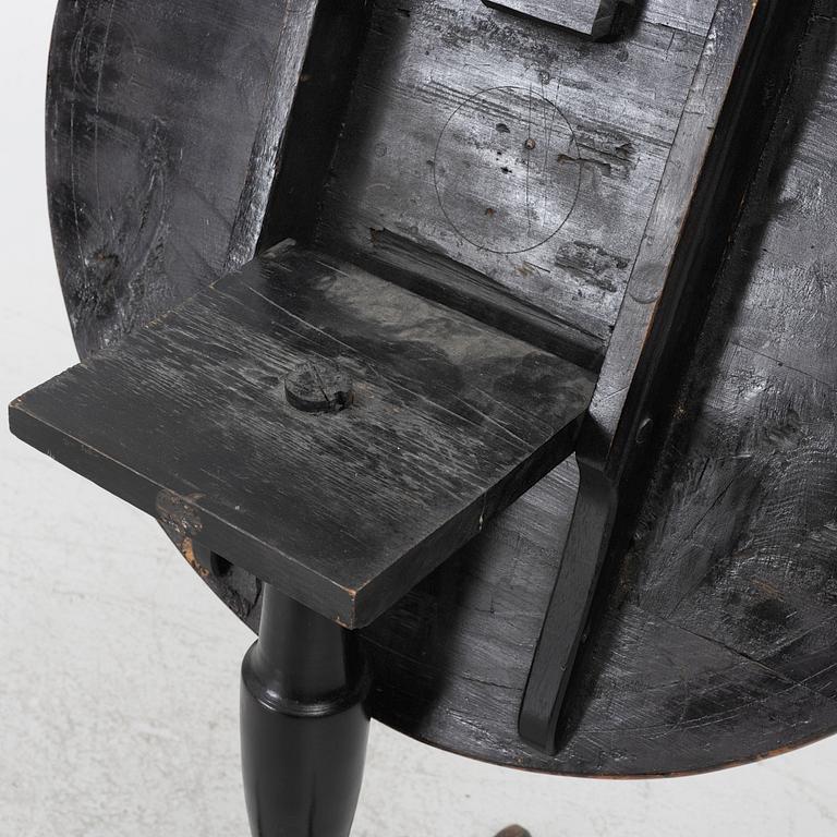 A folding table, Mälardalen, first half of the 19th century.