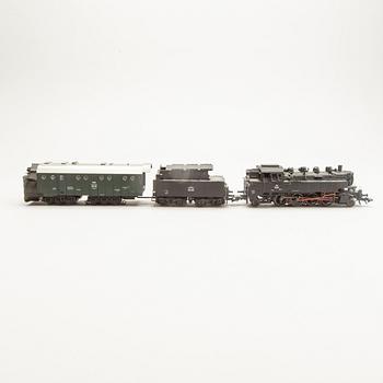 2 Märklin locomotives.