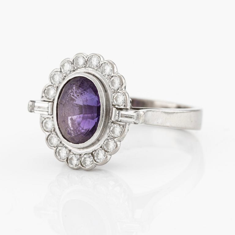 Ring, cocktail ring, 18K white gold with diamonds and amethyst.