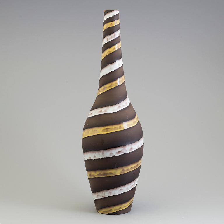 INGRID ATTERBERG, vas lergods, "Spiral", Upsala-Ekeby.