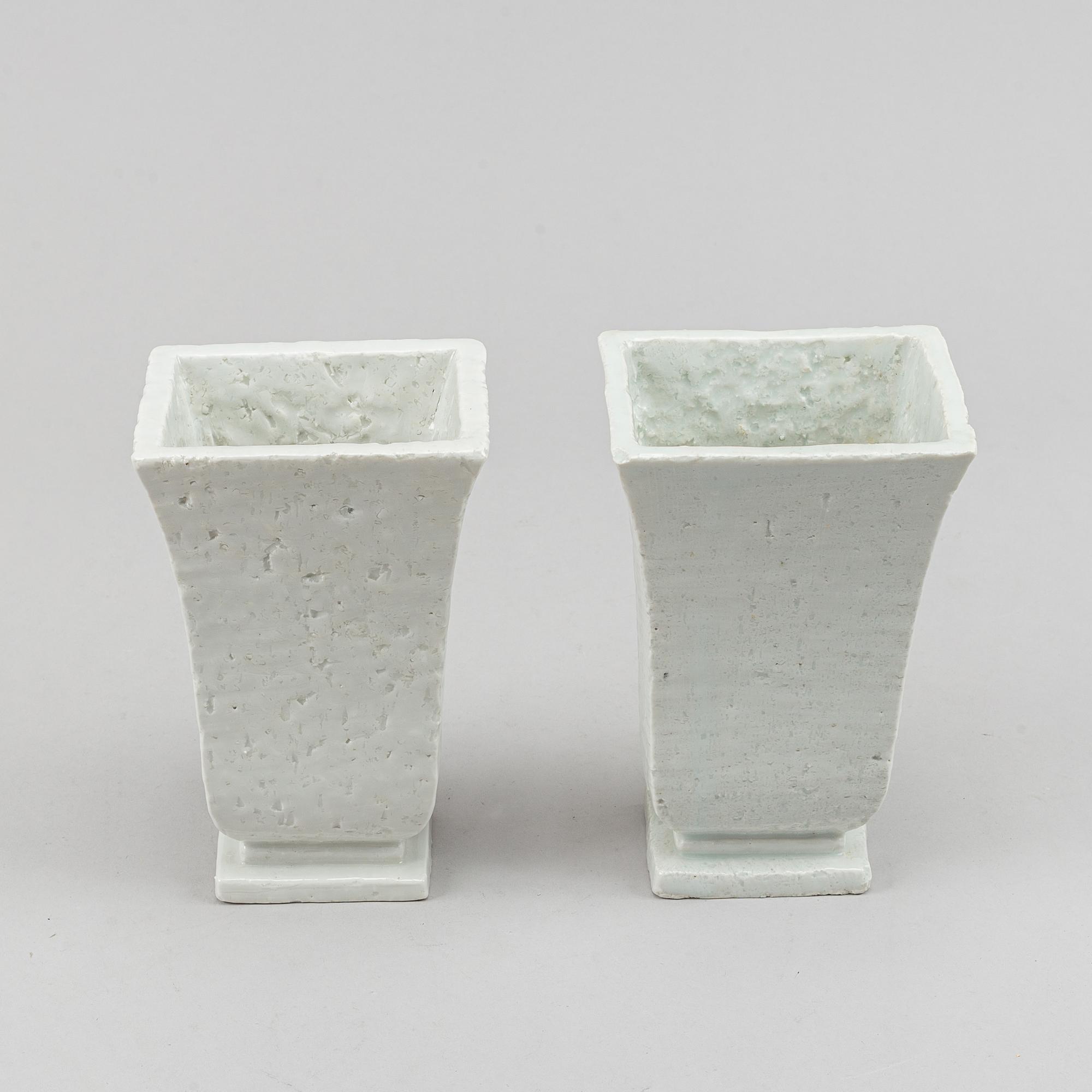 Gunnar Nylund, a pair of two stoneware vases, Röstrand, Sweden.