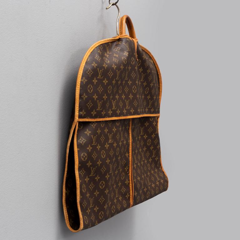 LOUIS VUITTON, "Garment Cover", resegarderob.