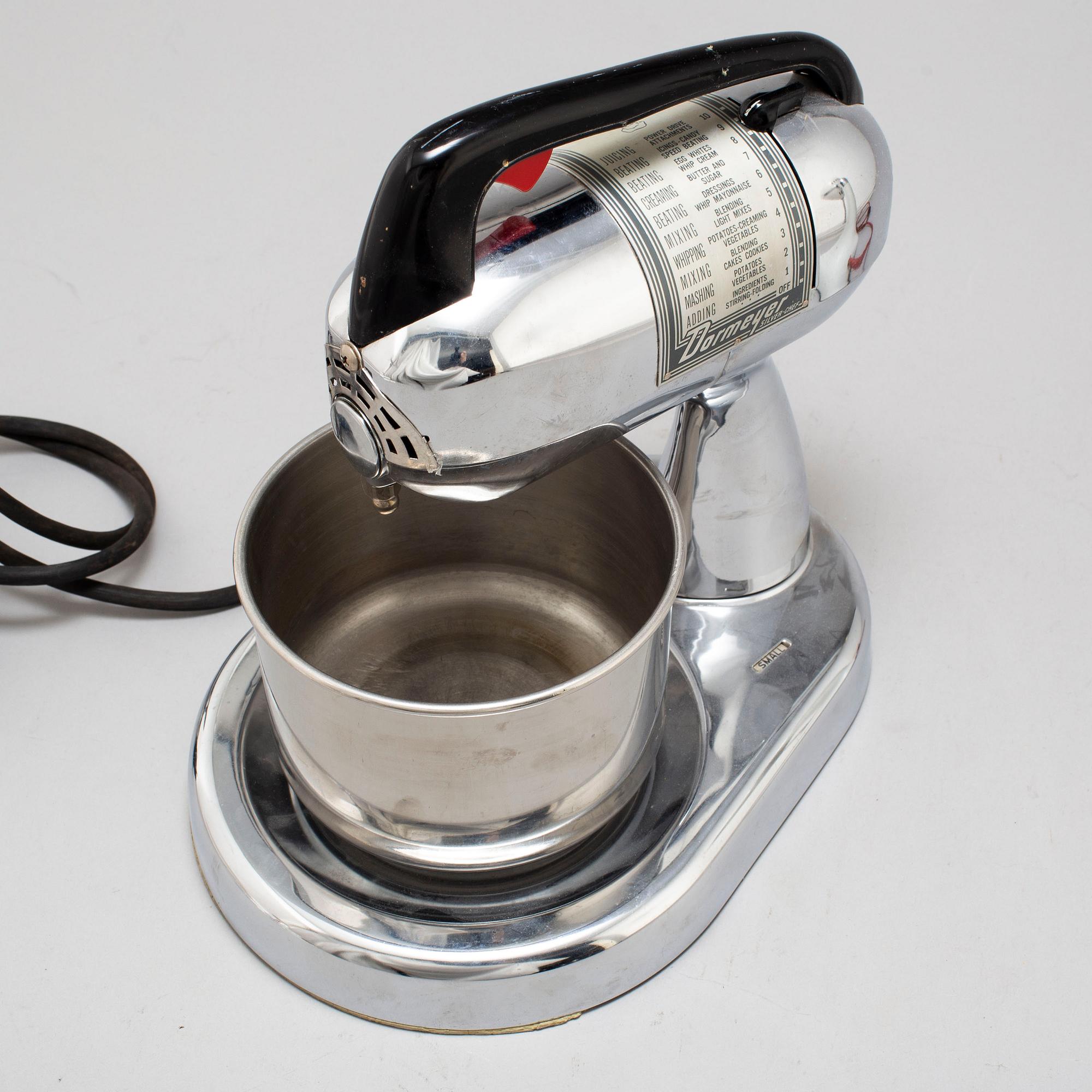 ARTHUR W. SEYFRIED & PETER W. LAHR, Mixer, Hamilton Beach. & DORMEYER SILVER CHEF, mixer.