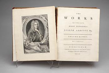 BOKVERK, vol I-IV, "The Works of The Late Right Honorable Joseph Addison", Birmingham 1761.