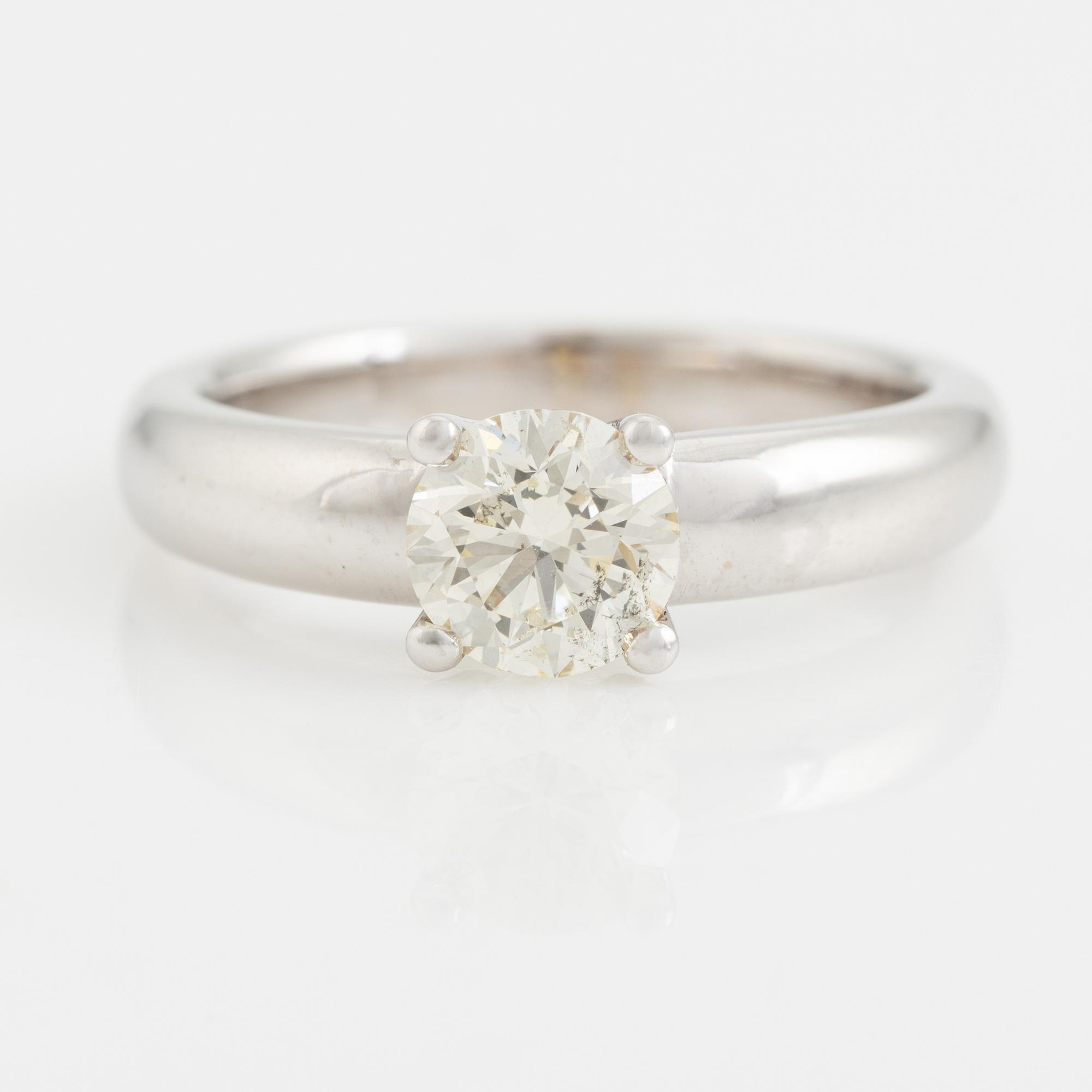 Brilliant cut diamond solitaire ring.