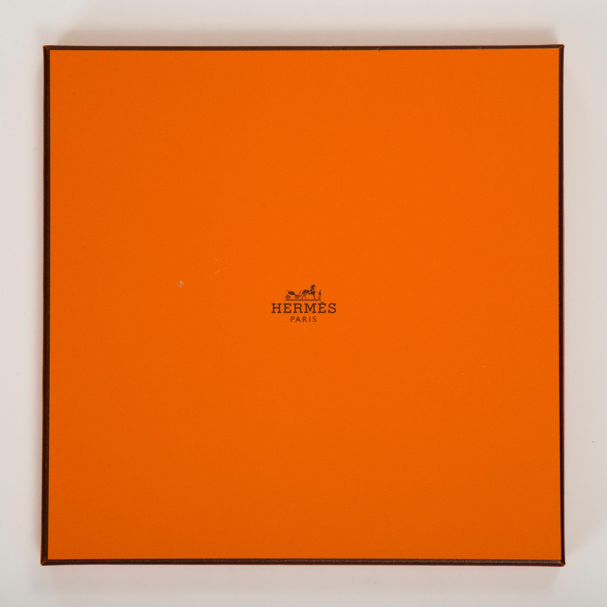 SCARF, "Brides de Gala en Finesse", Hermès.