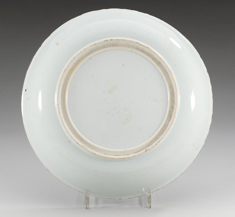 A blue and white dish, Qing dynasty, Kangxi (1662-1722).