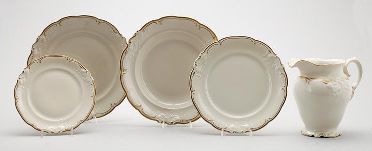 MATSERVIS, 66 del, porslin, Royal Ivory, KPM, 1900-talets mitt.
