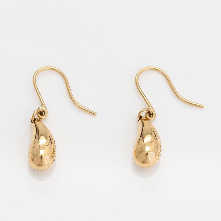 Tiffany & Co, Elsa Peretti, 18K gold 'Teardrops' earrings.