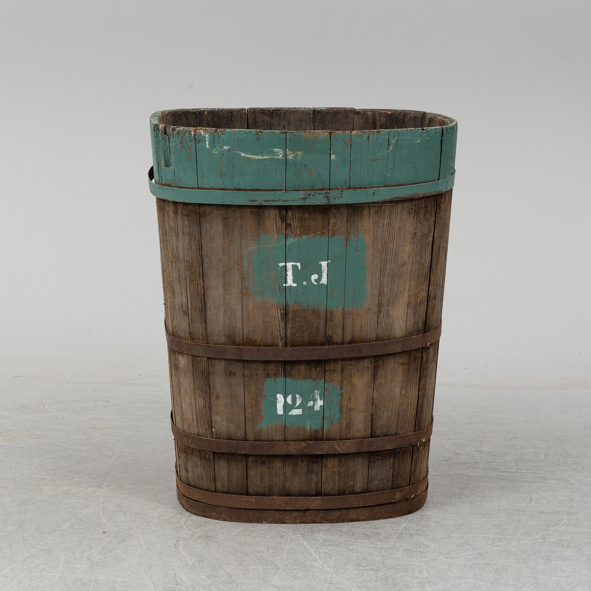 A grape container. 20th Century.