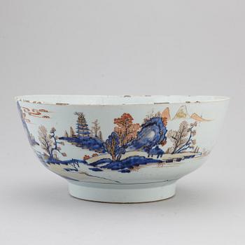 A large blue and white fish bowl/punch bowl, Qing dynasty, 18th Century.