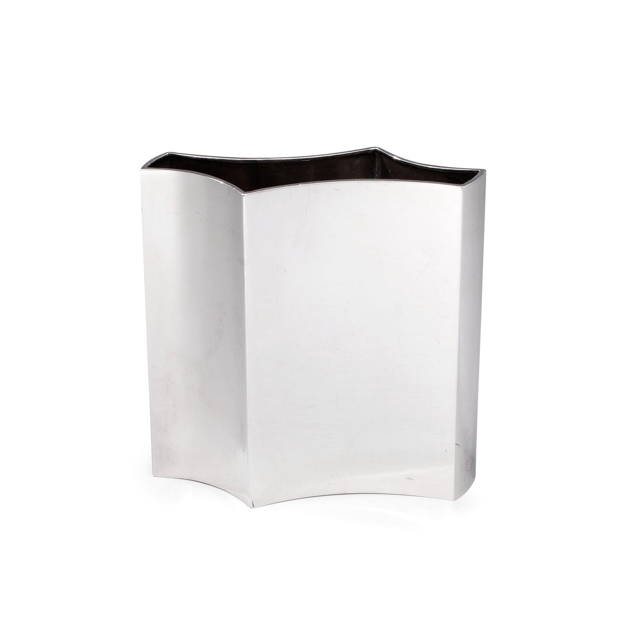 Tapio Wirkkala, A VASE.