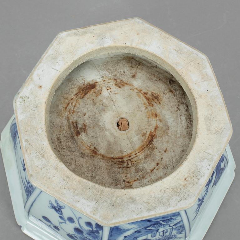 YTTERFODER, porslin, Kina, 1900-tal.