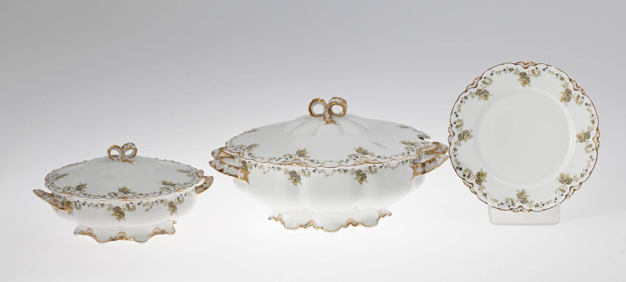 MATSERVIS, 60 delar, porslin, rokokostil, Frank Haviland, Limoges, Frankrike.