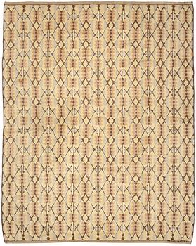 799. CARPET. Reliefflossa (knotted pile in relief). Signed Brita Grahn.