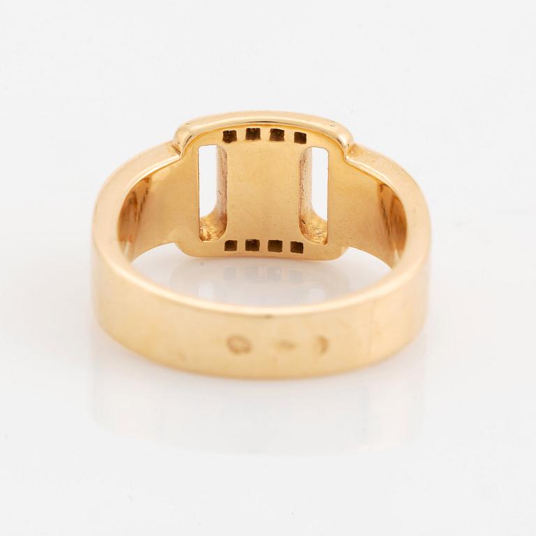 Hermès ring 18K guld med runda briljantslipade diamanter.