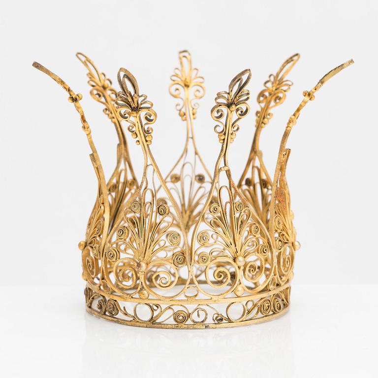 A Tillander filigree bridal crown in gilt silver (813), Helsinki 1946. In original box.