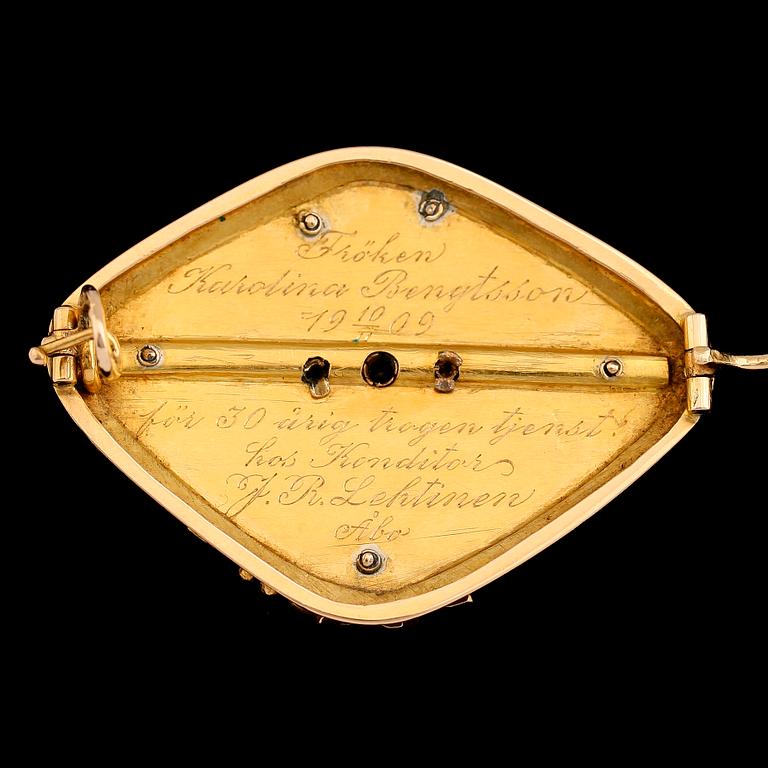 BROSCH, 18 k guld, emalj och rosenslipade diamanter, Georg Wilhelm Petterson, Åbo. Total vikt ca 20,3 g.