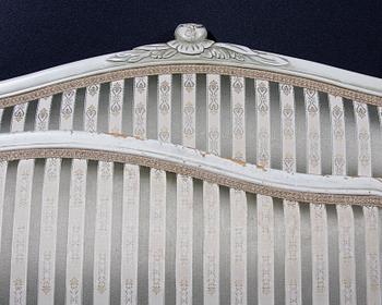 SÄNGAR, ett par, rokokostil.