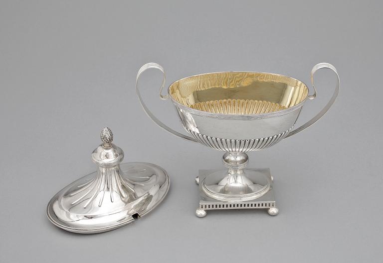 SOCKERSKÅL, silver, K Andersson, Stockholm, 1906. Ca 678g.