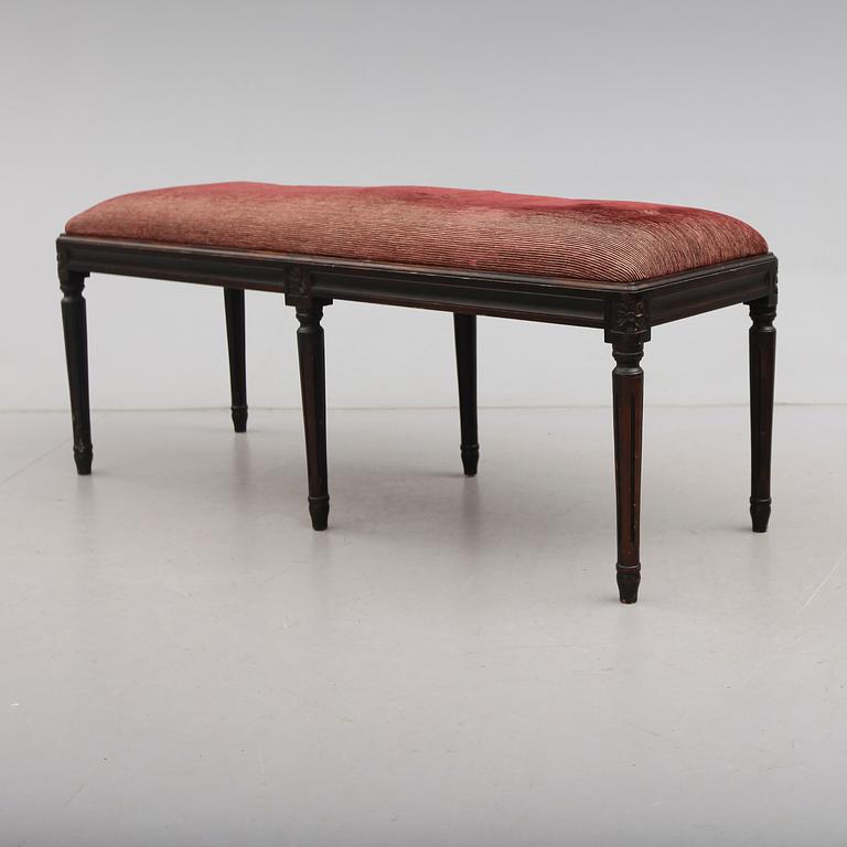 BÄNK, gustaviansk stil, 1900-talets andra hälft.