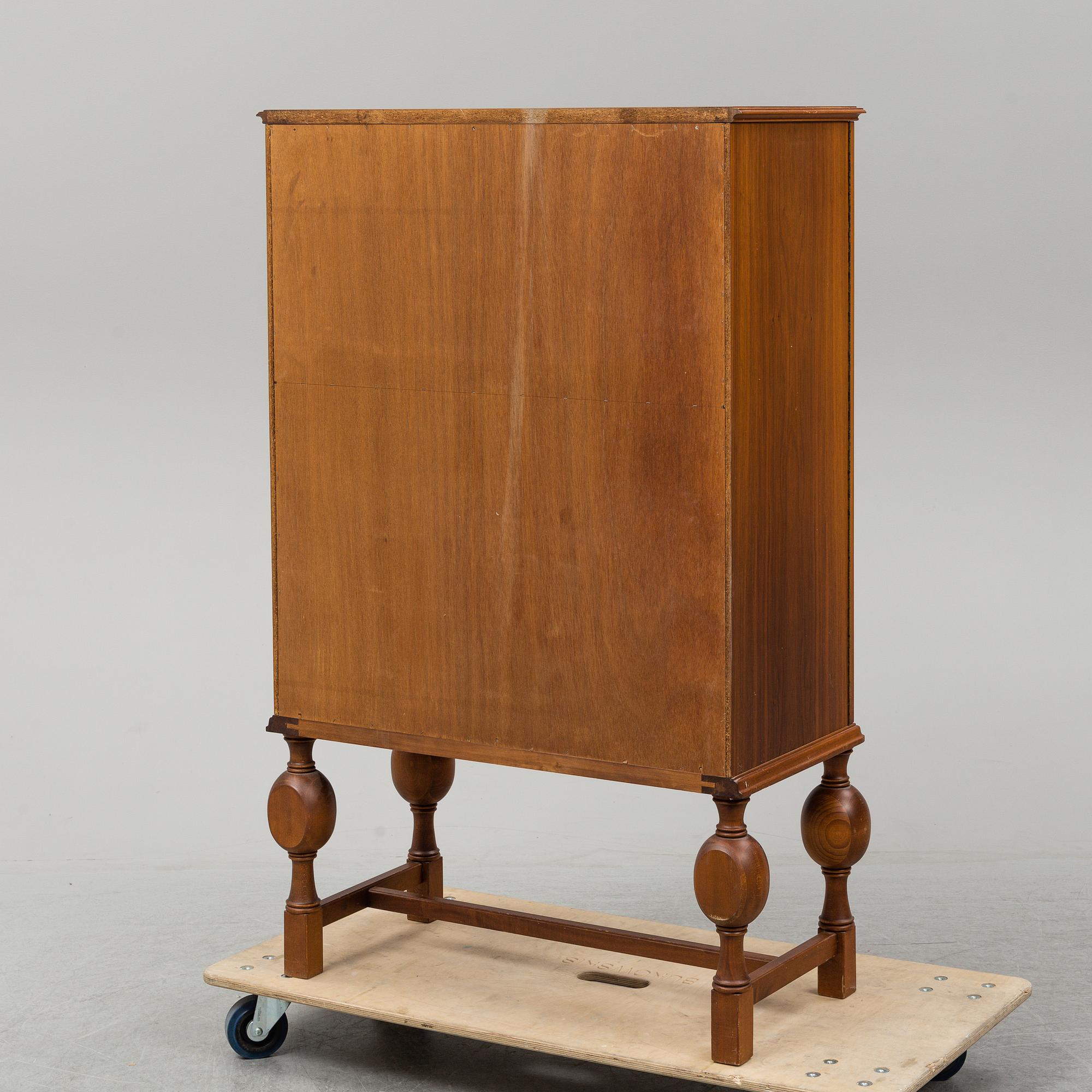 EUGEN HÖGLUND, skåp, Vetlanda, 1900-talets mitt.