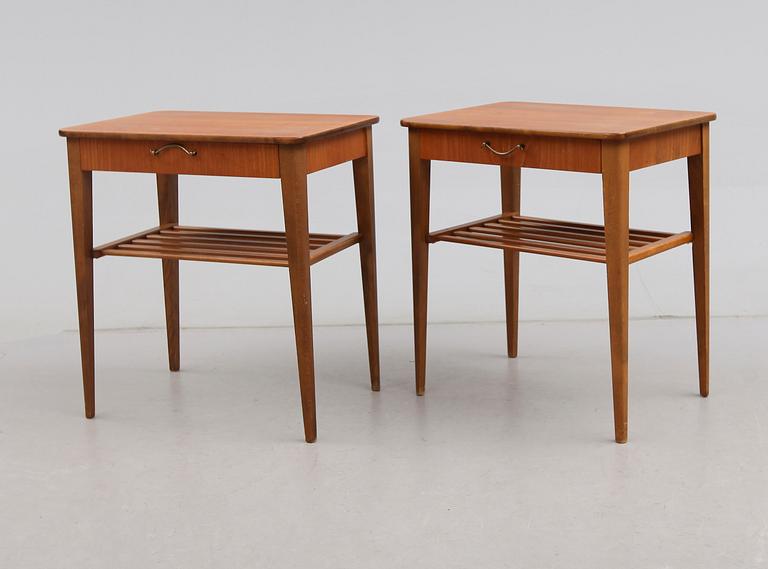 SÄNGBORD, 1 par, 1900-talets mitt.