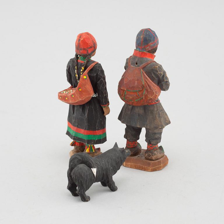 TORBORG LINDBERG, figuriner, 3 st, skuret trä, signerade T.L.