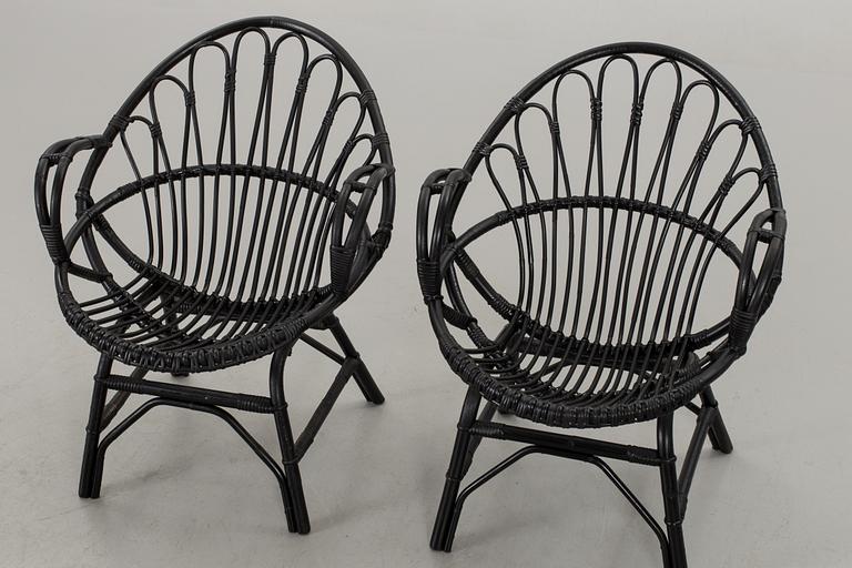 KORGSTOLAR, ett par.