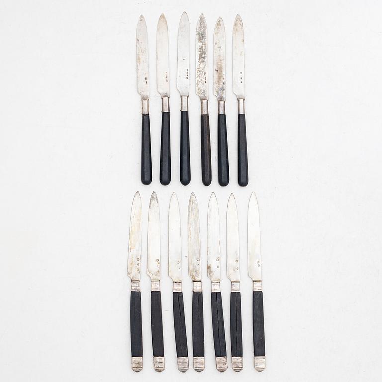 Fruktknivar, 13 st, silver, Sverige och Frankrike, 1800-talets andra hälft-tidigt 1900-tal.